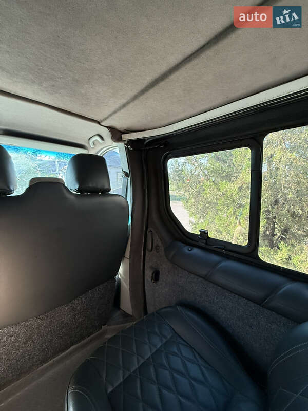 Минивэн Opel Vivaro 2011 в Лозовой