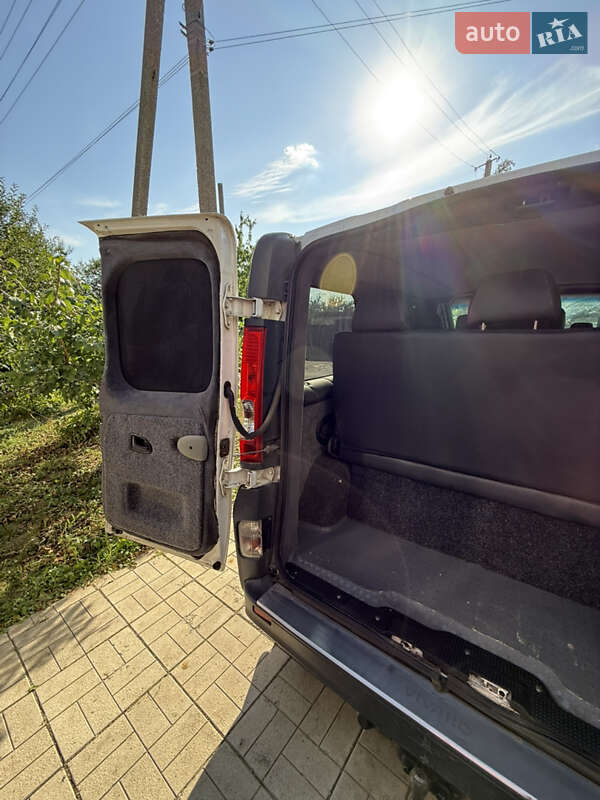 Минивэн Opel Vivaro 2011 в Лозовой