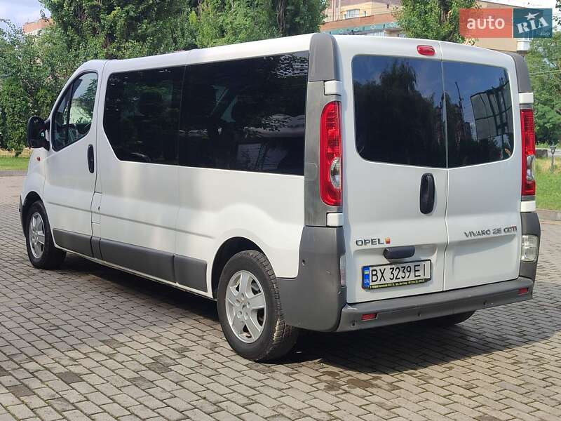 Минивэн Opel Vivaro 2011 в Каменец-Подольском