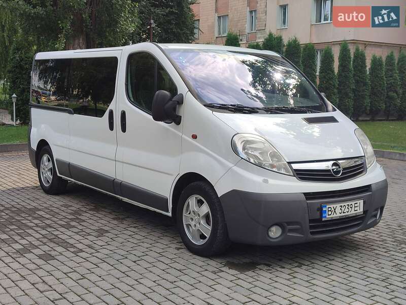 Минивэн Opel Vivaro 2011 в Каменец-Подольском