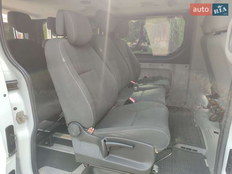 Минивэн Opel Vivaro 2011 в Каменец-Подольском
