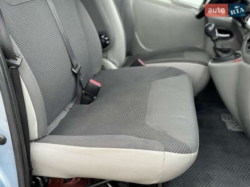 Минивэн Opel Vivaro 2013 в Сарнах