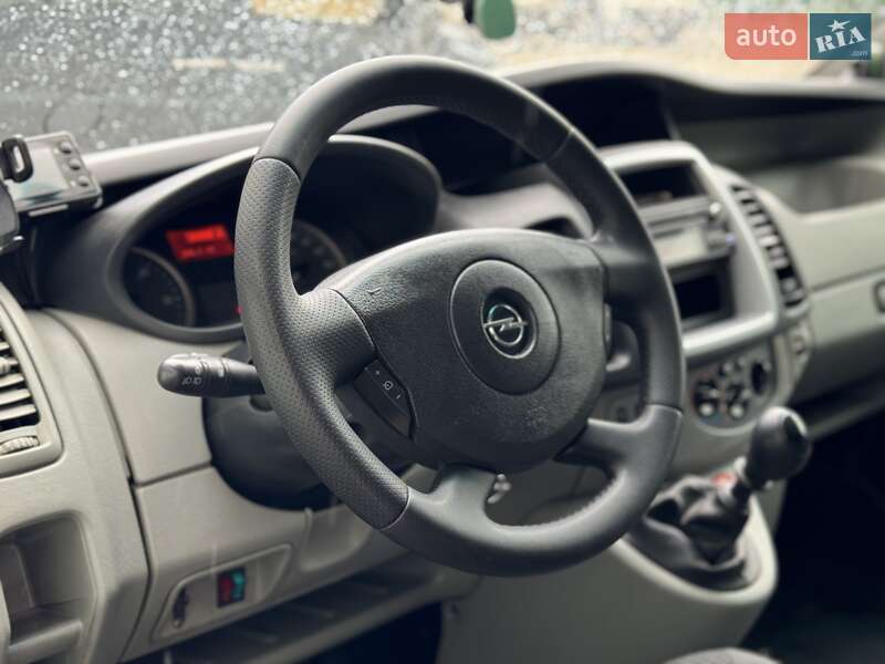 Минивэн Opel Vivaro 2013 в Сарнах
