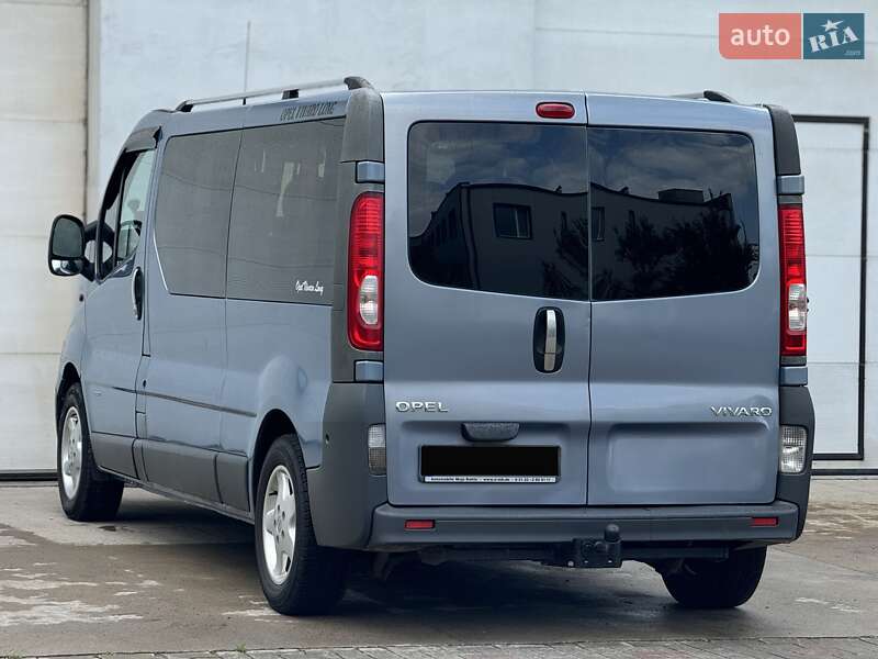 Минивэн Opel Vivaro 2013 в Сарнах