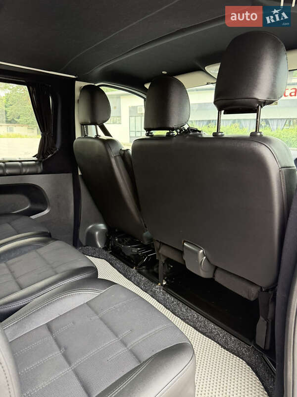 Вантажопасажирський фургон Opel Vivaro 2016 в Вараші