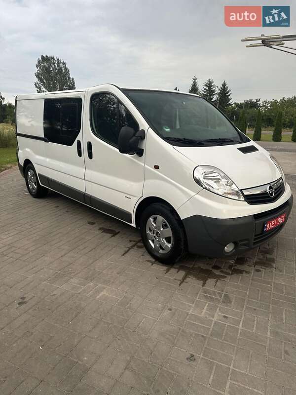 Opel Vivaro 2011