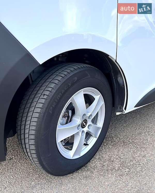 Минивэн Opel Vivaro 2006 в Кропивницком