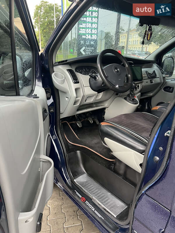 Минивэн Opel Vivaro 2005 в Одессе