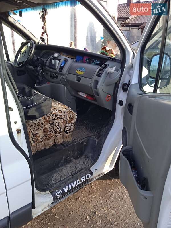 Мінівен Opel Vivaro 2004 в Дунаївцях