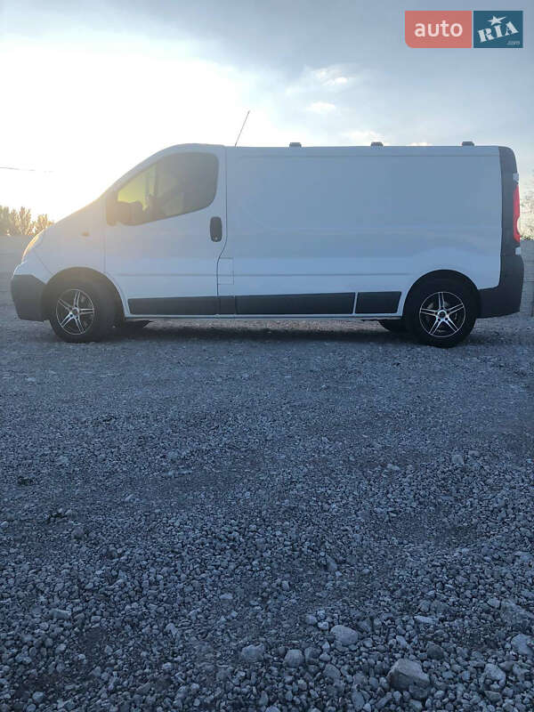 Грузовой фургон Opel Vivaro 2011 в Днепре