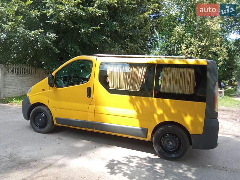 Минивэн Opel Vivaro 2003 в Шостке