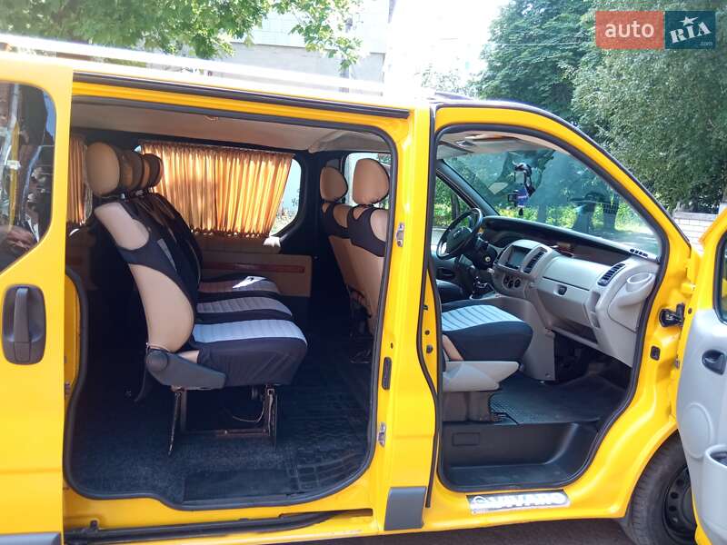 Минивэн Opel Vivaro 2003 в Шостке