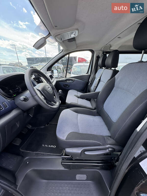 Грузопассажирский фургон Opel Vivaro 2018 в Киеве