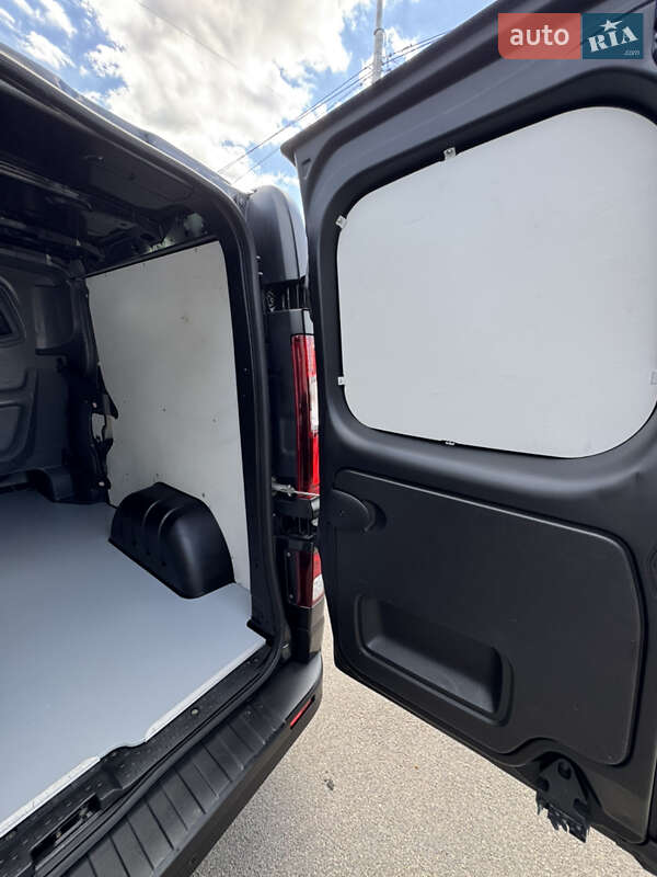 Грузопассажирский фургон Opel Vivaro 2018 в Киеве