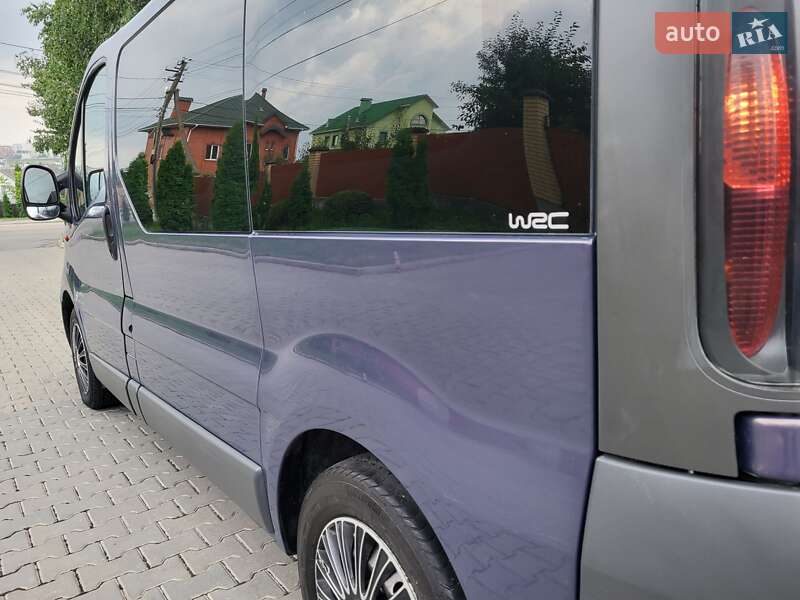 Мінівен Opel Vivaro 2005 в Хмельницькому
