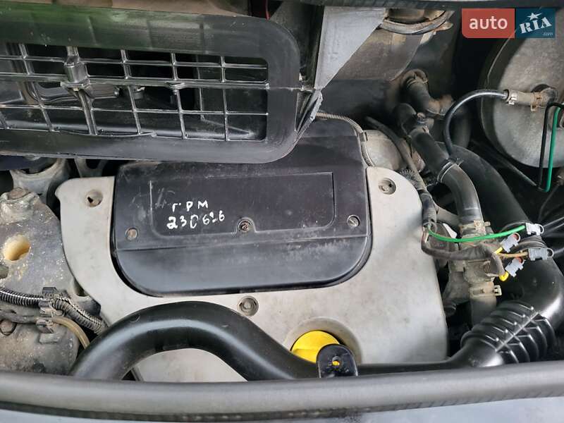 Мінівен Opel Vivaro 2005 в Хмельницькому