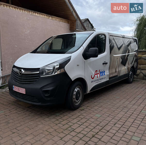 Грузовой фургон Opel Vivaro 2015 в Калуше