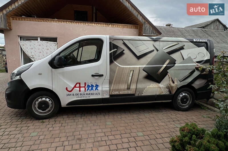 Грузовой фургон Opel Vivaro 2015 в Калуше