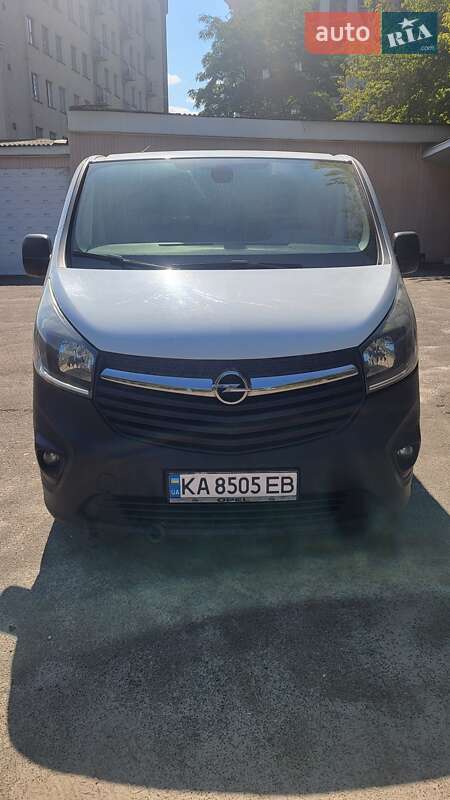 Opel Vivaro 2016