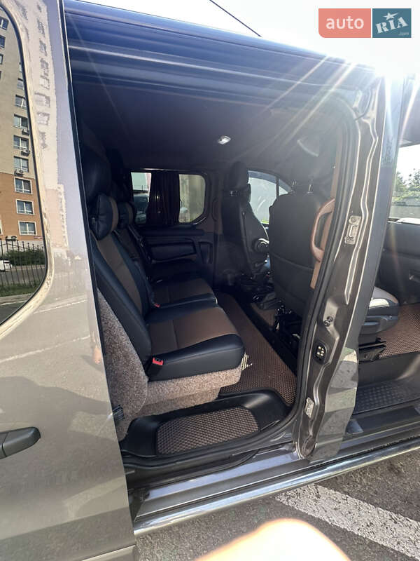 Минивэн Opel Vivaro 2015 в Киеве