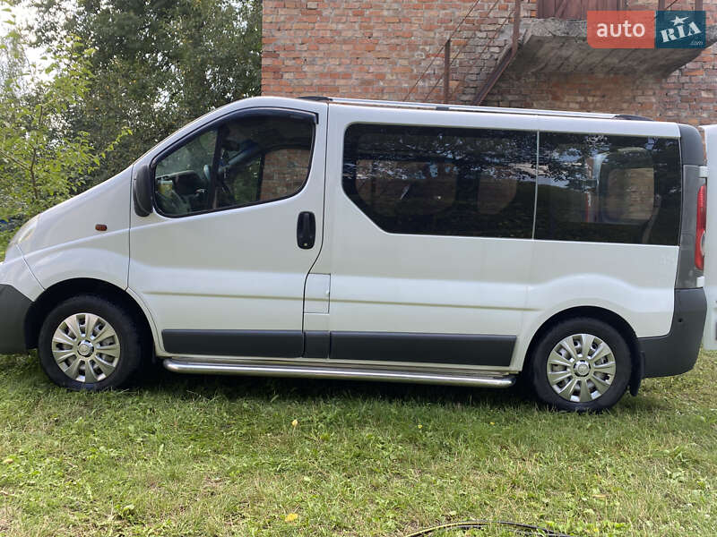 Минивэн Opel Vivaro 2008 в 