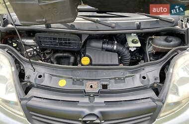 Минивэн Opel Vivaro 2007 в 
