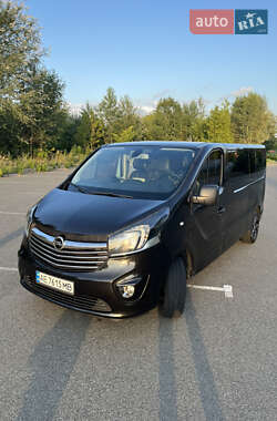 Минивэн Opel Vivaro 2015 в 