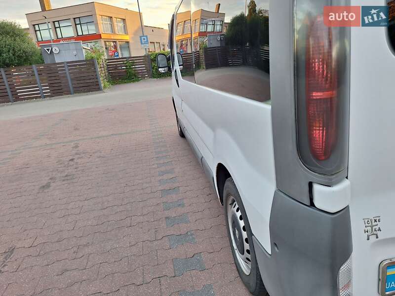 Минивэн Opel Vivaro 2005 в Ратным