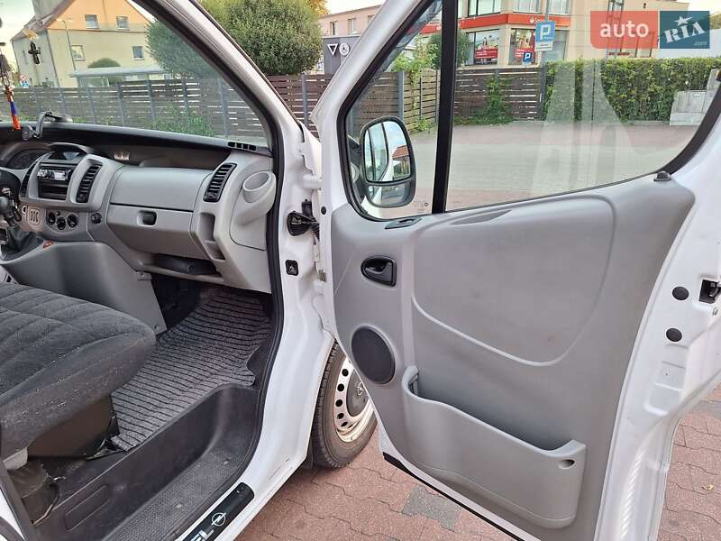 Минивэн Opel Vivaro 2005 в Ратным