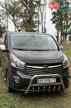 Минивэн Opel Vivaro 2015 в Краснограде