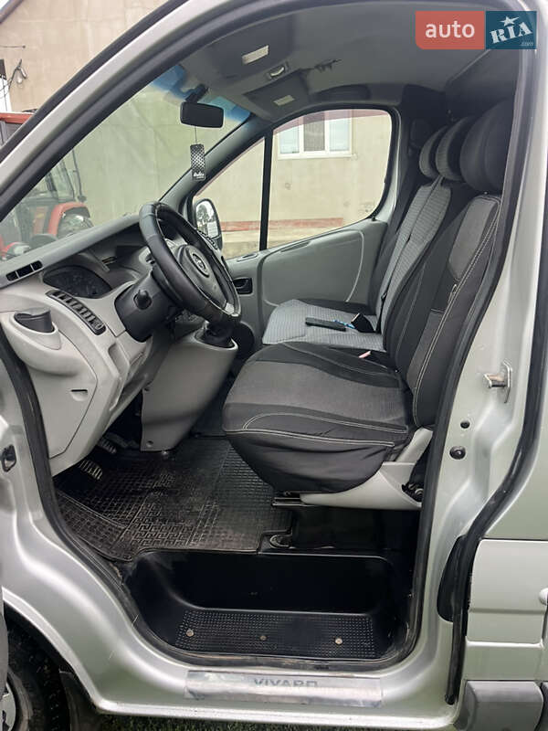 Мінівен Opel Vivaro 2003 в Хотині фото 11 Мінівен Opel Vivaro 2003 в Хотині