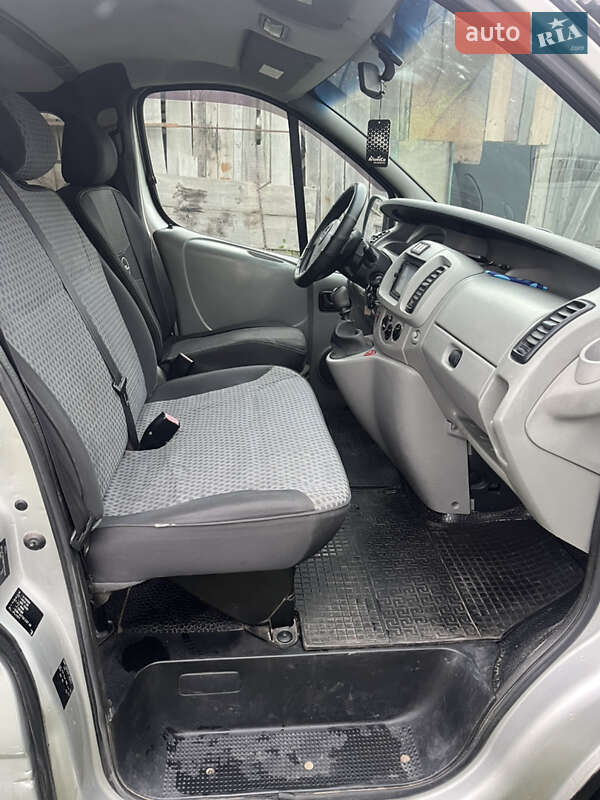 Мінівен Opel Vivaro 2003 в Хотині фото 17 Мінівен Opel Vivaro 2003 в Хотині