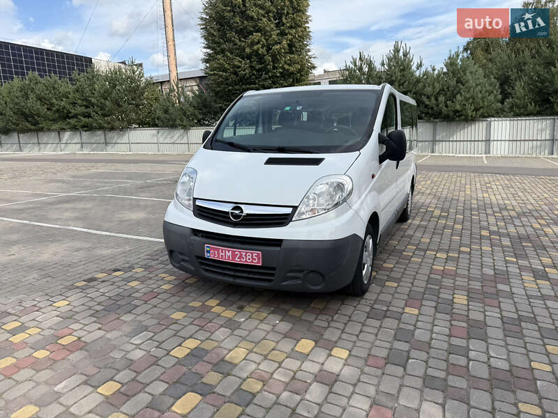 Минивэн Opel Vivaro 2012 в Луцке