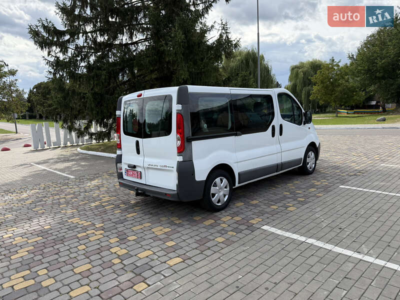 Минивэн Opel Vivaro 2012 в Луцке