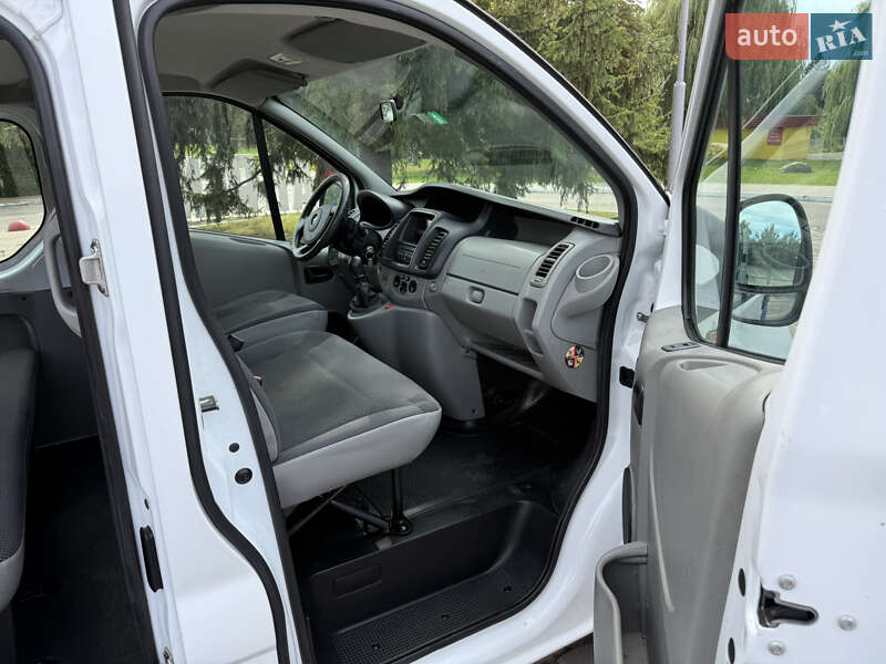 Минивэн Opel Vivaro 2012 в Луцке