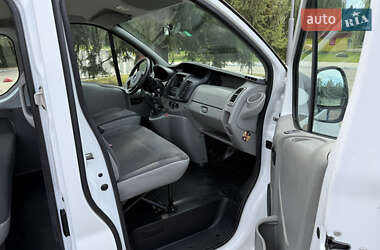 Минивэн Opel Vivaro 2012 в 