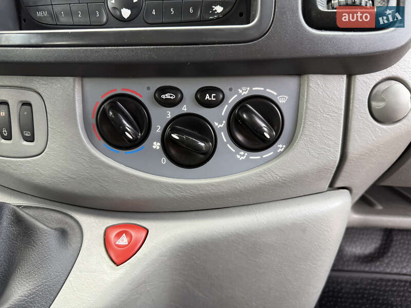 Минивэн Opel Vivaro 2012 в Луцке