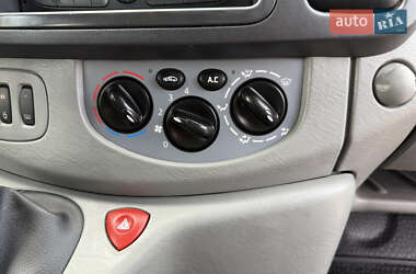 Минивэн Opel Vivaro 2012 в 