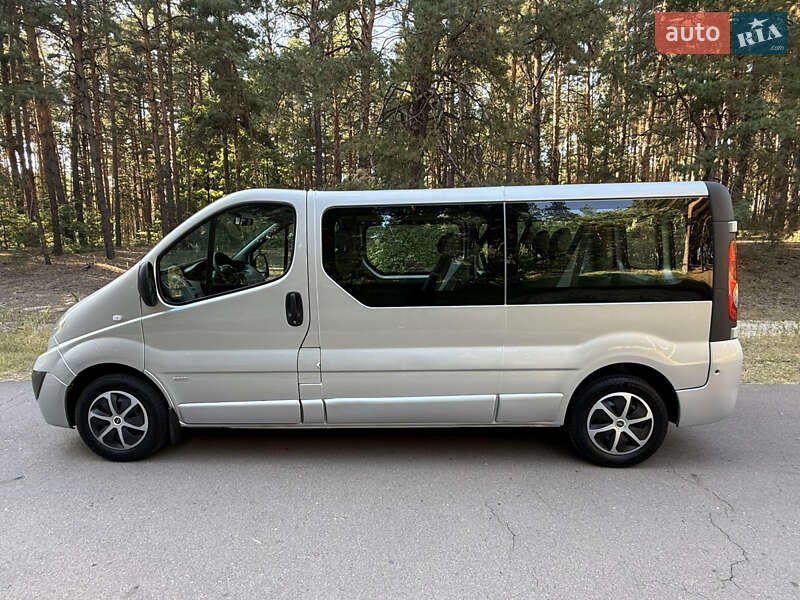 Минивэн Opel Vivaro 2014 в Киеве