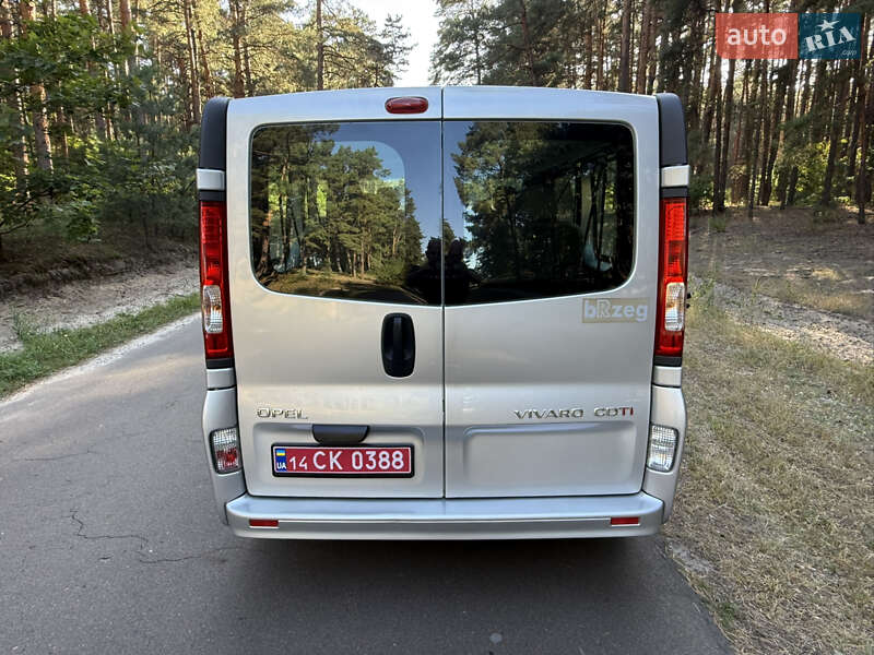 Минивэн Opel Vivaro 2014 в Киеве