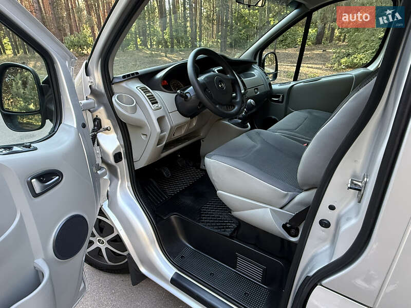 Минивэн Opel Vivaro 2014 в Киеве