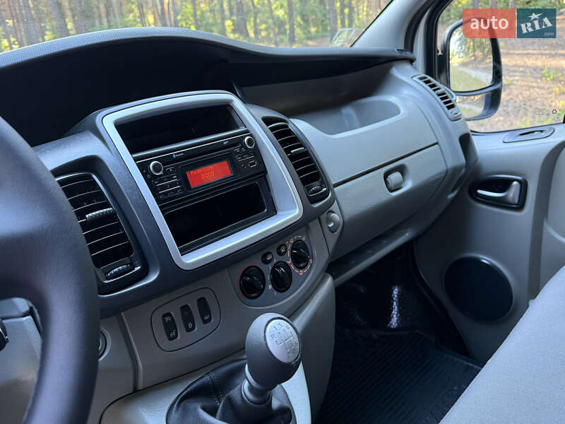 Минивэн Opel Vivaro 2014 в Киеве