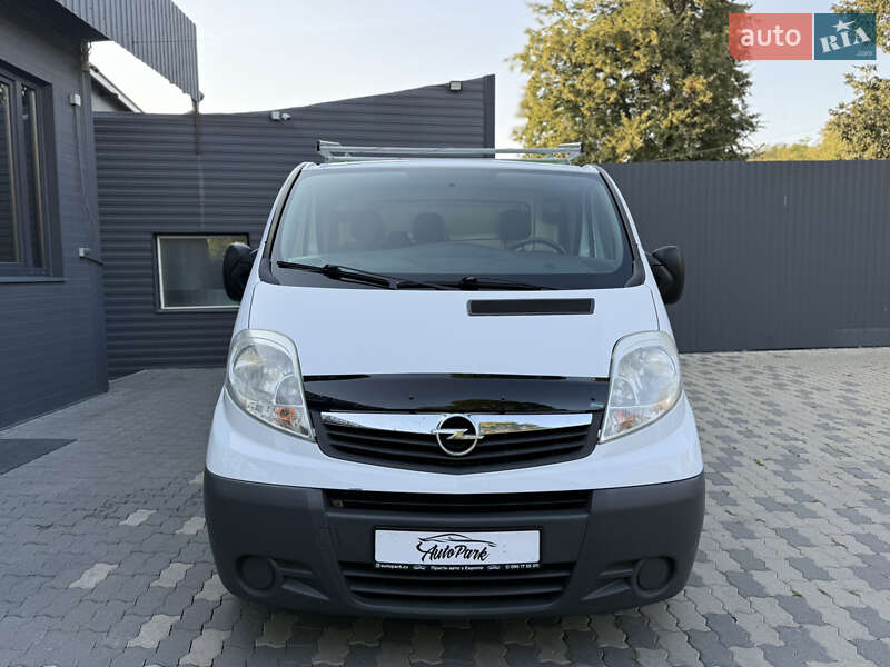 Грузовой фургон Opel Vivaro 2013 в Черновцах
