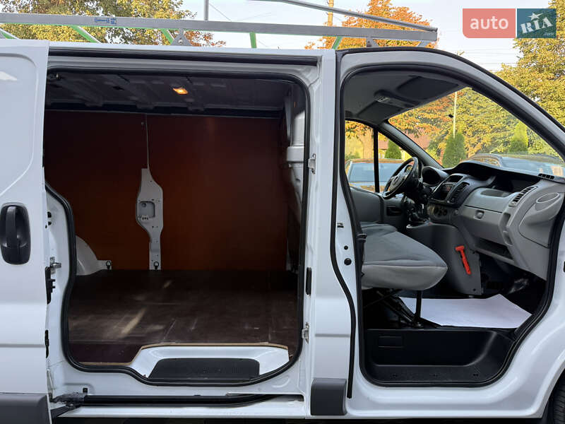 Грузовой фургон Opel Vivaro 2013 в Черновцах