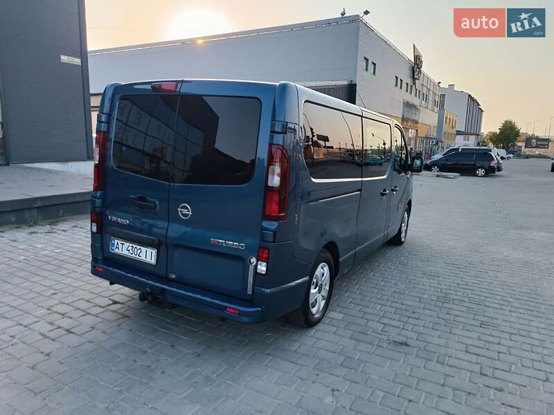 Мінівен Opel Vivaro 2015 в Івано-Франківську