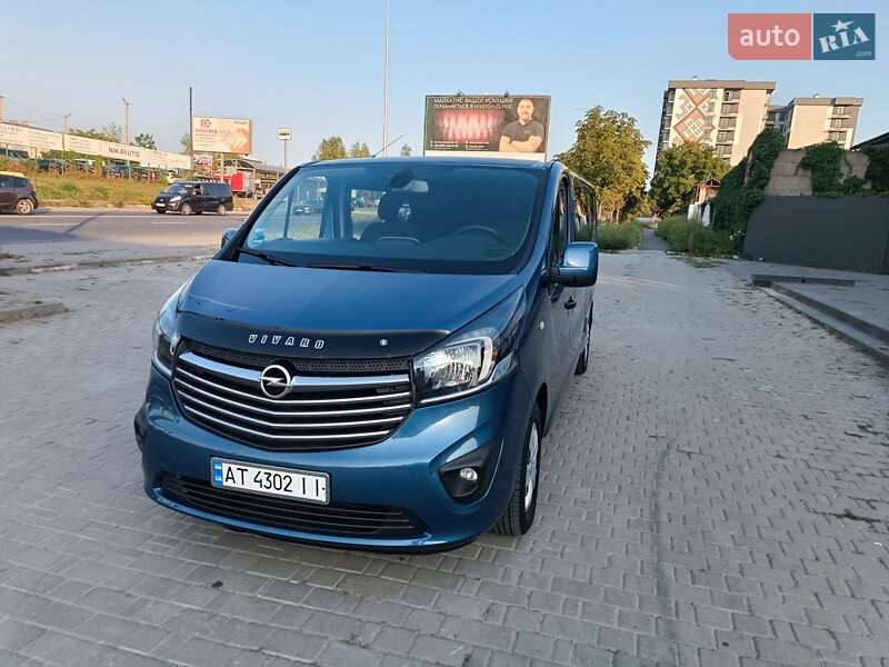 Мінівен Opel Vivaro 2015 в Івано-Франківську