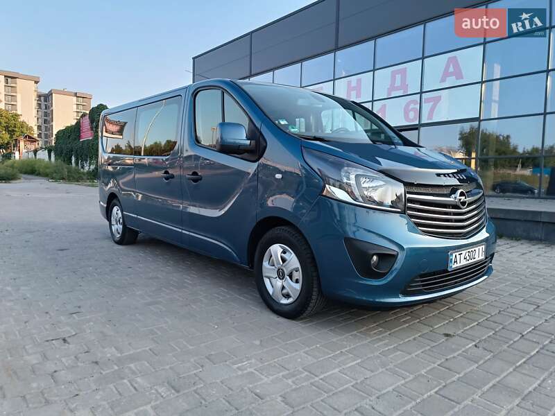 Мінівен Opel Vivaro 2015 в Івано-Франківську