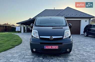 Минивэн Opel Vivaro 2012 в 