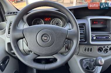 Минивэн Opel Vivaro 2012 в 