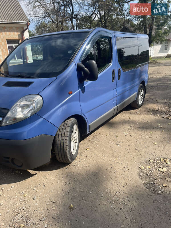 Минивэн Opel Vivaro 2009 в Болехове